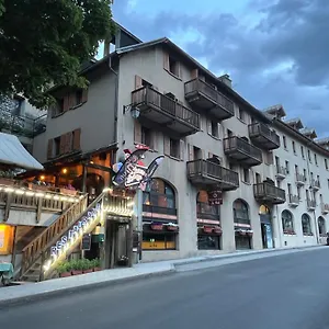 Des Alpes - Skiers & Bikers , La Grave France